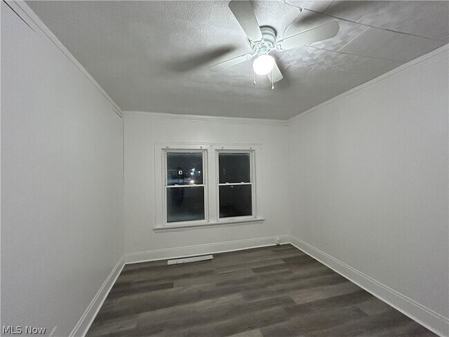 Building Photo - 2232 W 103rd St