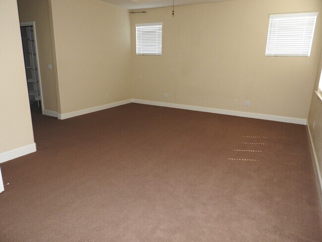 Building Photo - Gorgeous Home with Pool in Beautiful El Do...