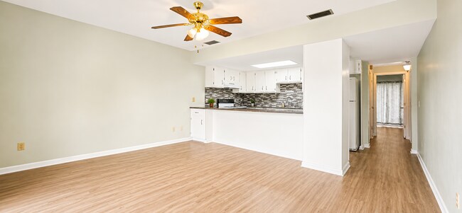 Building Photo - 711 Springer Dr