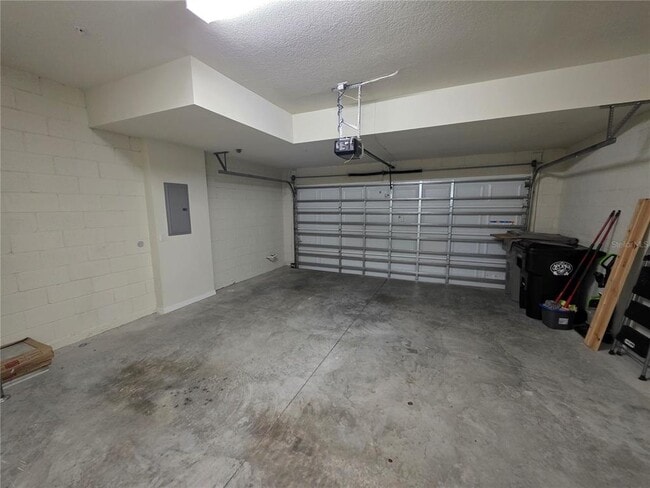 Building Photo - 1069 Pavia Dr