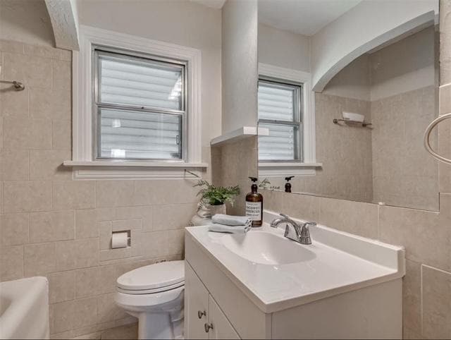 Building Photo - 4507 N Donald Ave