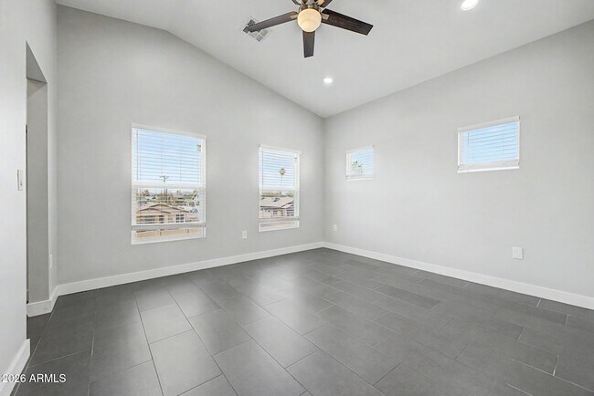 Building Photo - 1155 E Fillmore St