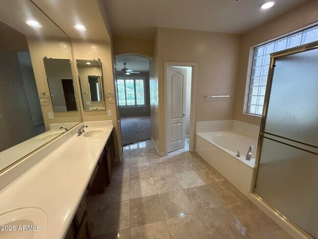 Building Photo - 7215 E Whistling Wind Way