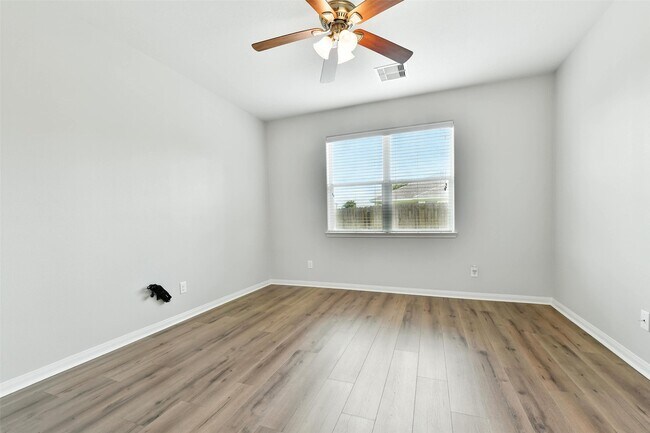 Building Photo - 737 Grassy Knoll Ln