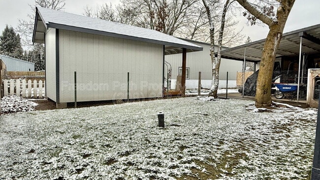 Building Photo - 208 E Harrison Ave