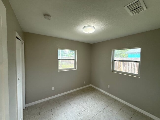 Building Photo - 1450 Powhatan Ct