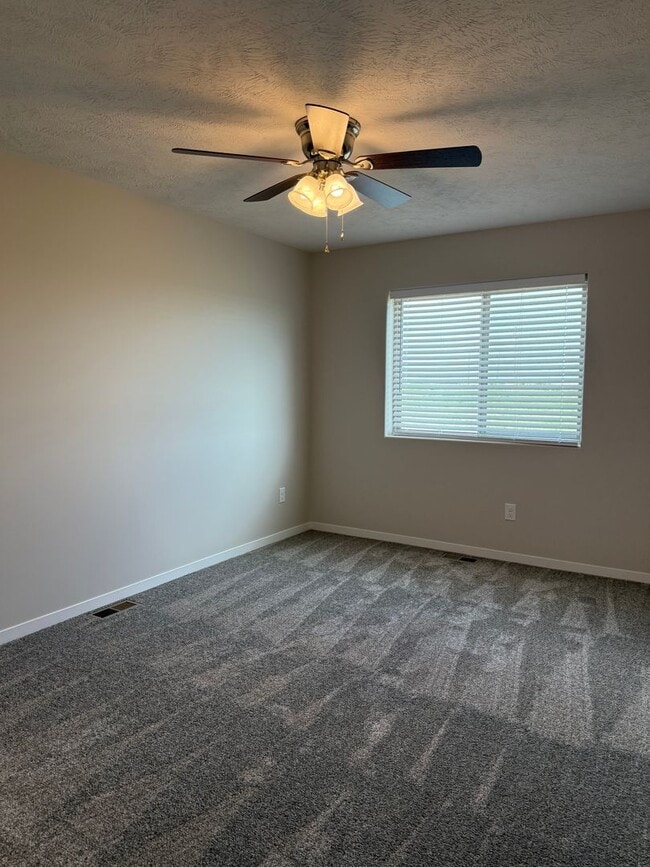 Building Photo - Brand New 2-story 3 bedroom/2.5 bath townh...
