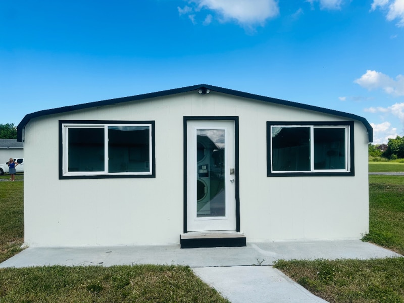 Building Photo - 314 7th Ave NE