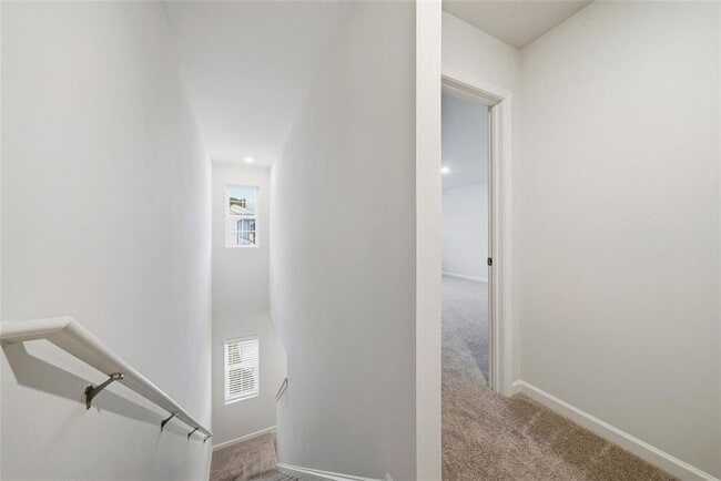 Building Photo - 5961 Skylar Dr