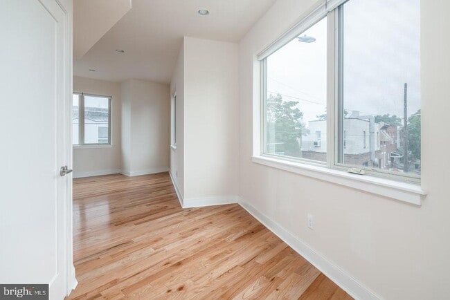 Building Photo - 1242 Point Breeze Ave