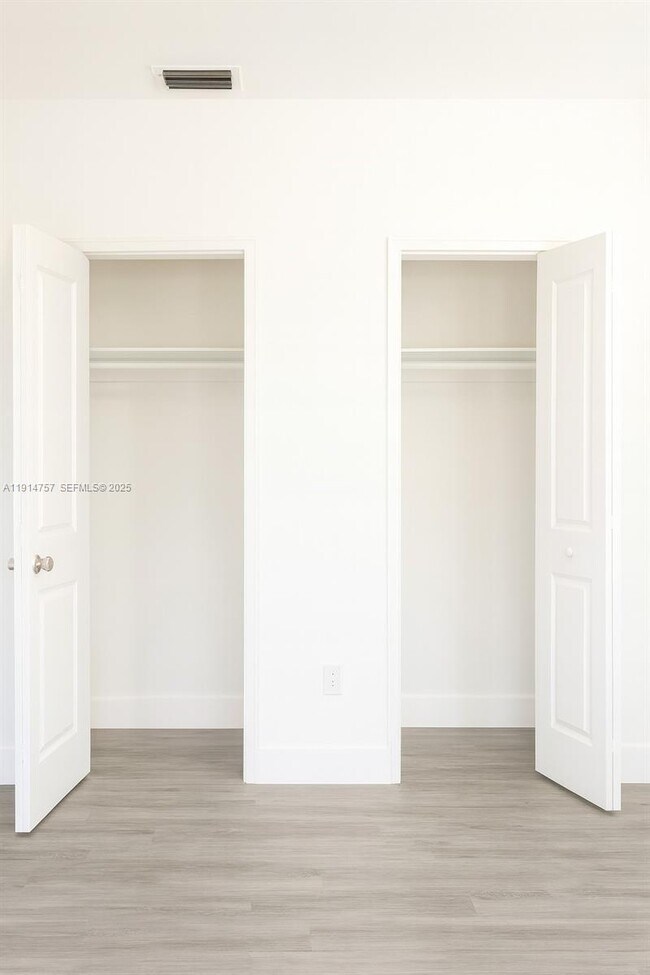 Building Photo - 5825 SW 9th Terrace