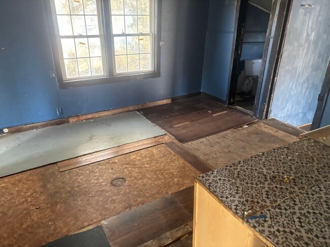 Building Photo - Coming Soon! Investor Special! In town - $500 Down / $390 Month