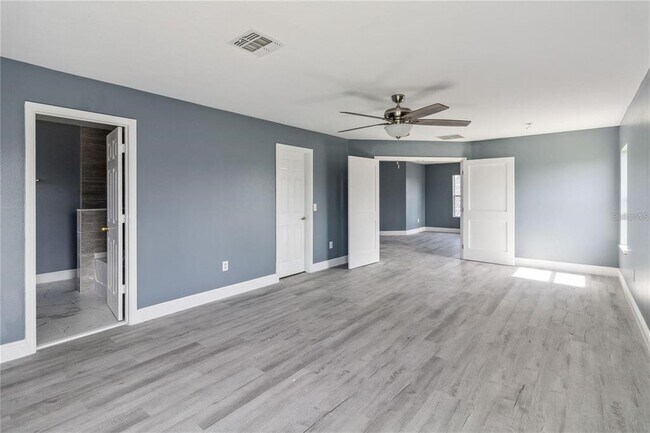 Building Photo - 545 1st Cape Coral Dr