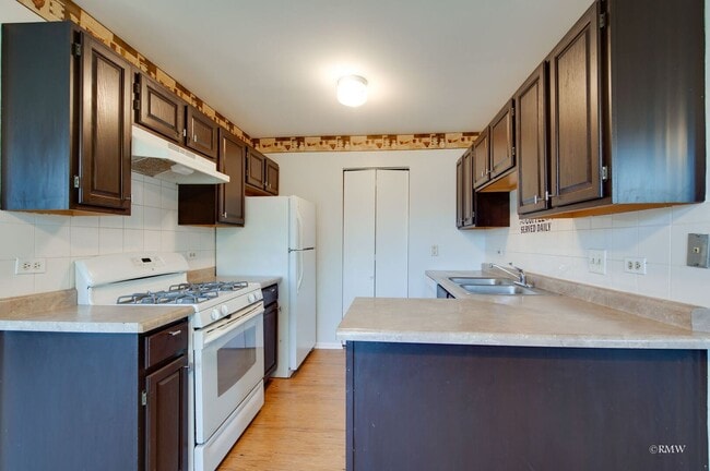 Building Photo - 310 Newport Ln