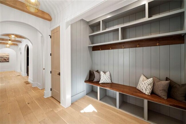 Building Photo - 1074 Moores Mill Rd NW