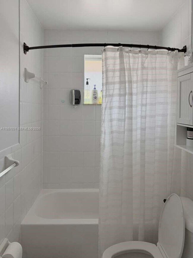 Building Photo - 10017 W Okeechobee Rd