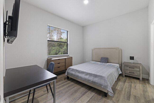 Building Photo - 1911 Lorna Ave