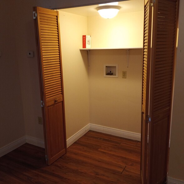 Building Photo - 43 Hawthorne St