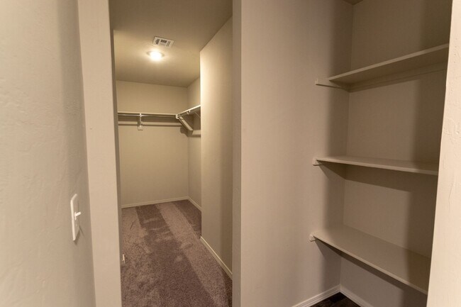 Building Photo - BRAND NEW! 4 Bed 2 Bath Home in Newcastle!