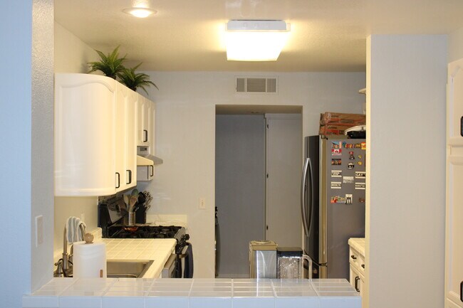 Building Photo - 7736 Allerton Ave