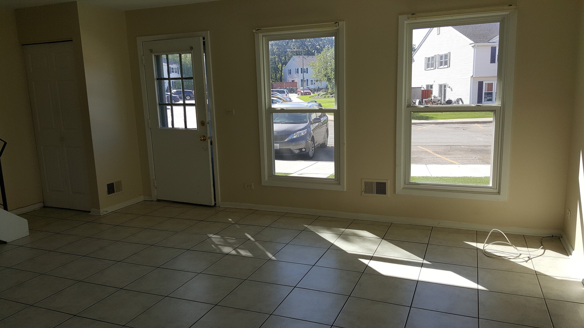 Building Photo - 1854 Jamestown Cir