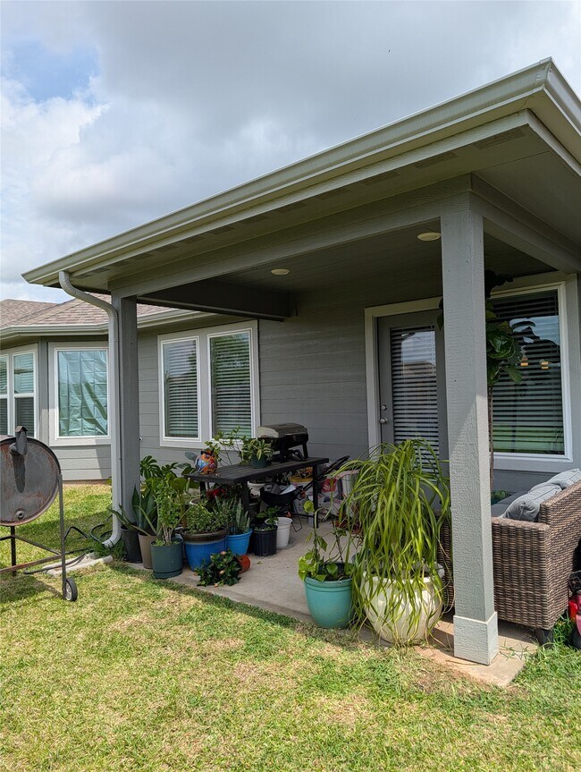 Building Photo - 6406 Brazos Trl Dr