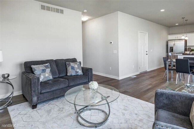 Building Photo - Charming 3 Bedroom Home in Urbandale