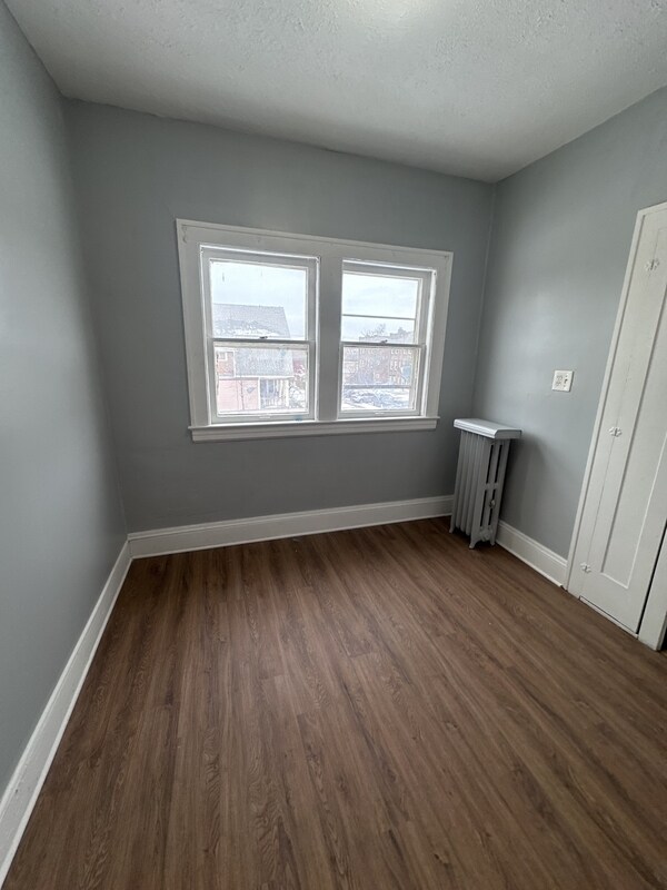 Building Photo - 1442 W 101st St