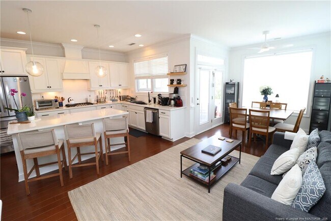 Building Photo - 556 Balsam Fir Dr
