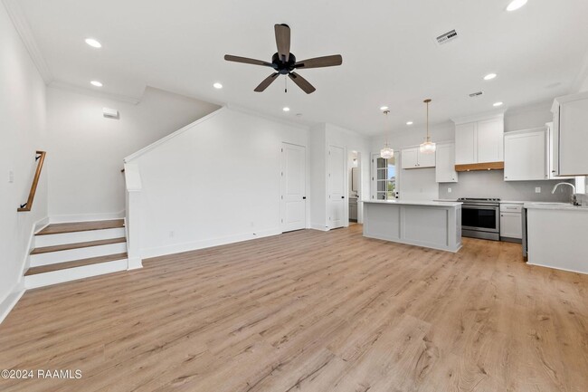 Building Photo - 115 Gaunt Ln