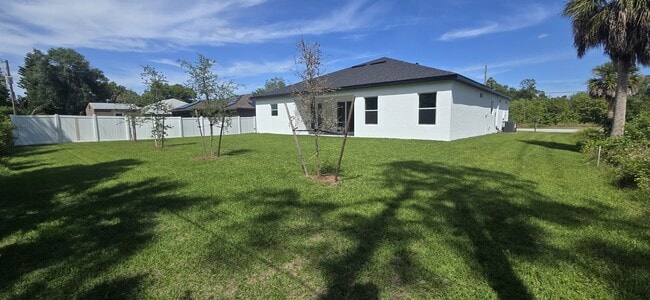 Building Photo - 405 Loveland Blvd