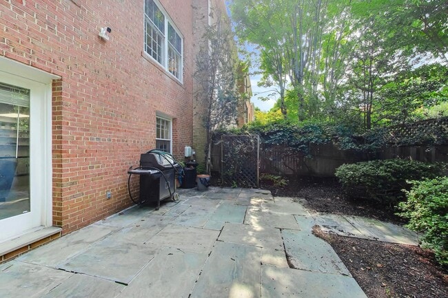 Building Photo - 4736 Massachusetts Ave NW