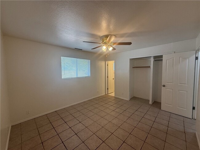 Building Photo - 1943 Pico St