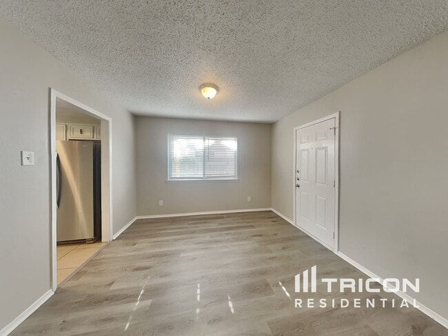 Building Photo - 304 Shelmar Dr