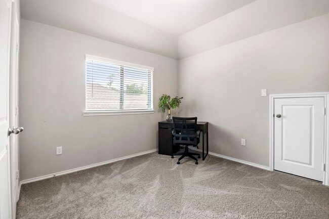 Building Photo - 21631 Cascades Pass Ct