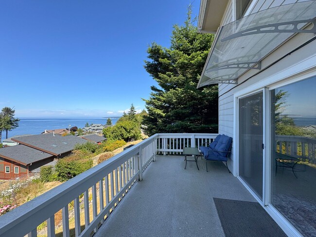 Building Photo - Stunning Home for Lease in Diamond Point
