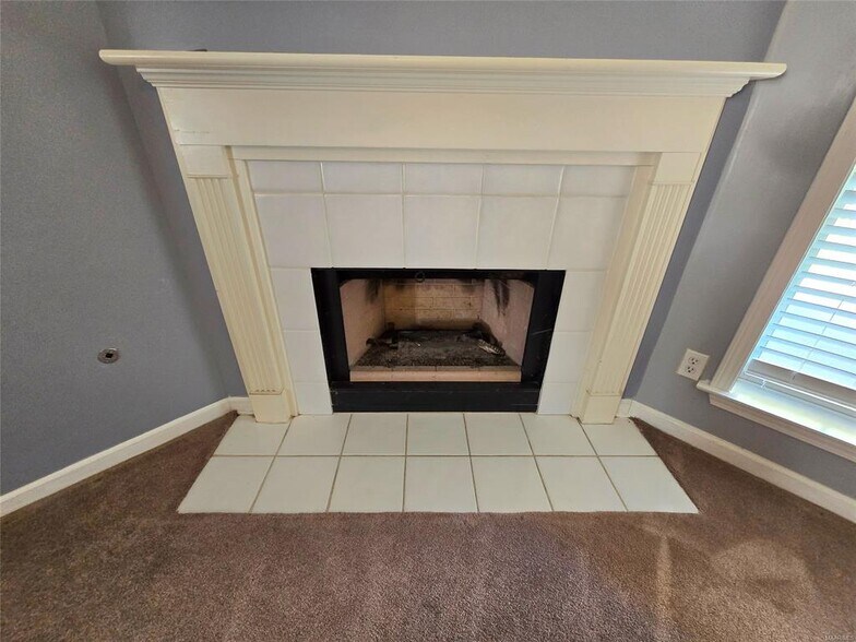 Building Photo - 5825 Portsmouth Dr