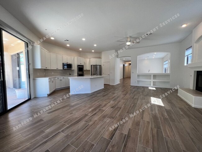 Building Photo - COME HOME TO LUXURY IN GATED GRAYHAWK GOLF...