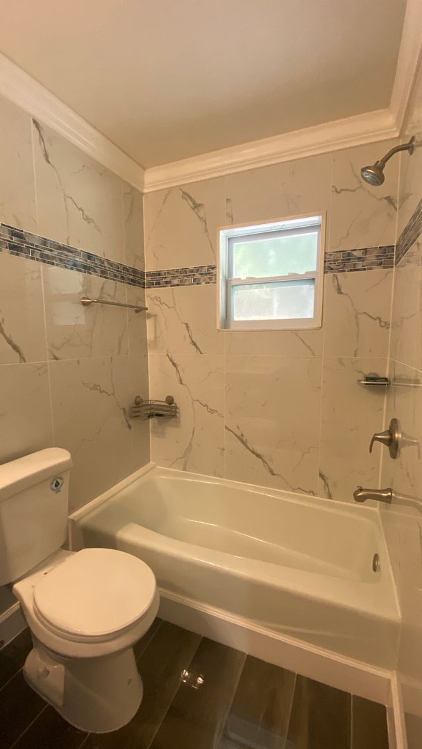 Building Photo - Stunning Remodeled 3BR Home Minutes from Beaches & Shopping