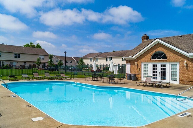 Building Photo - 952 Charleston Way Dr