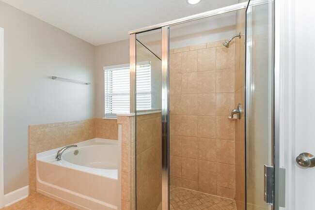 Building Photo - 112 Cummer Way