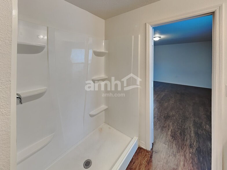 Building Photo - 1220 Brenton Leaf Dr
