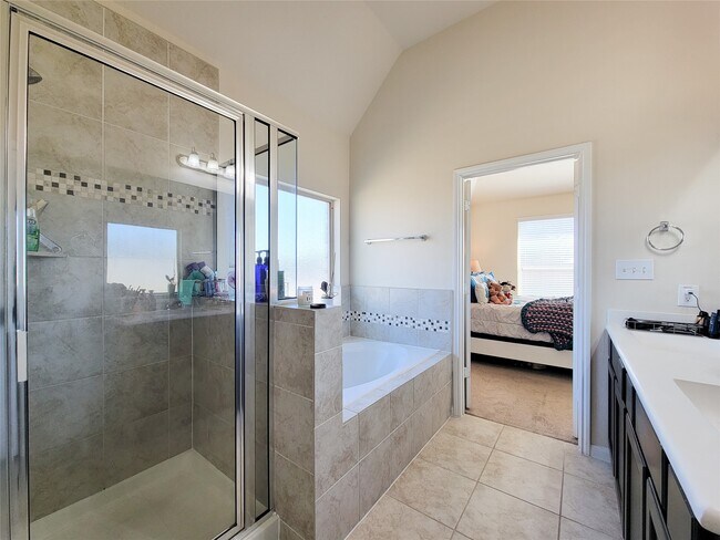 Building Photo - 23603 Villa Lisa Dr