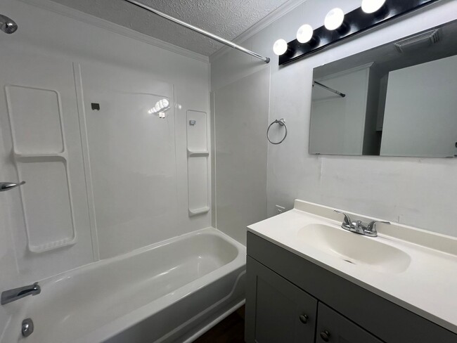 Building Photo - **Open House** Loris - 3 Bedroom / 2 Bathroom House