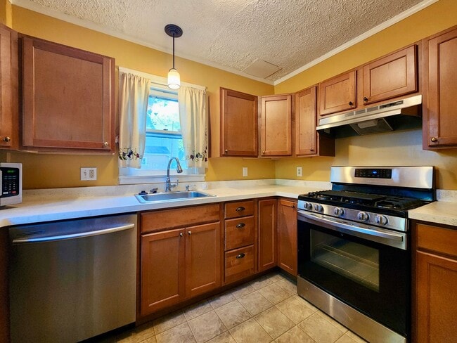 Building Photo - 3 bd 1 ba House | Charlotte | Off street P...