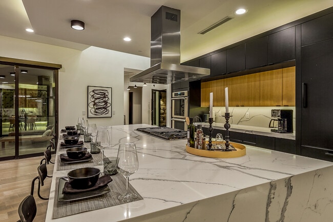 Building Photo - 2240 Sky Pointe Ridge Dr