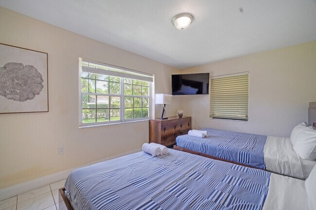 Building Photo - 1030 NW 144th St