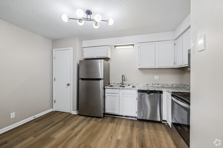 2BR, 1BR - 800SF - Kitchen - Liberty Homes Apartments
