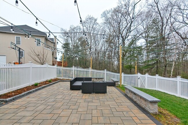 Building Photo - 33 Anderson Way