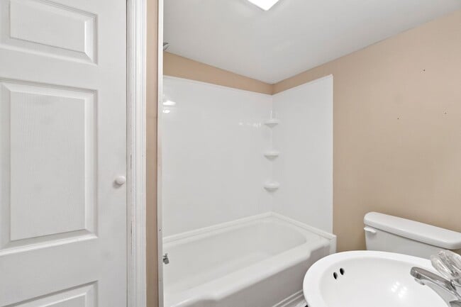 Building Photo - 109 Chapel St